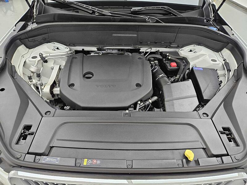 Volvo  B6 AWD Ultimate Bright