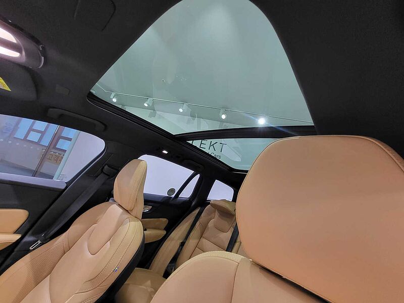 Volvo  Ultra, B5 AWD 마일드 하이브리드, 가솔린, 브라이트