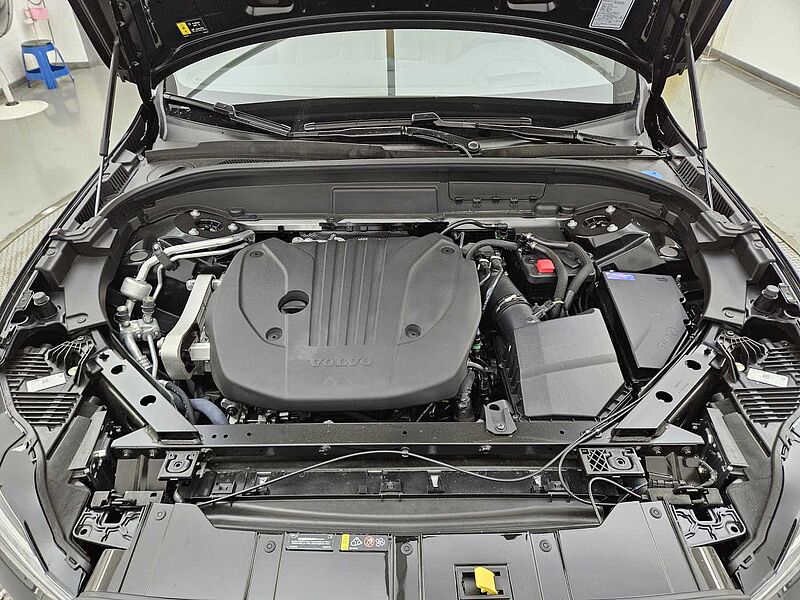 Volvo  B5 AWD Ultra