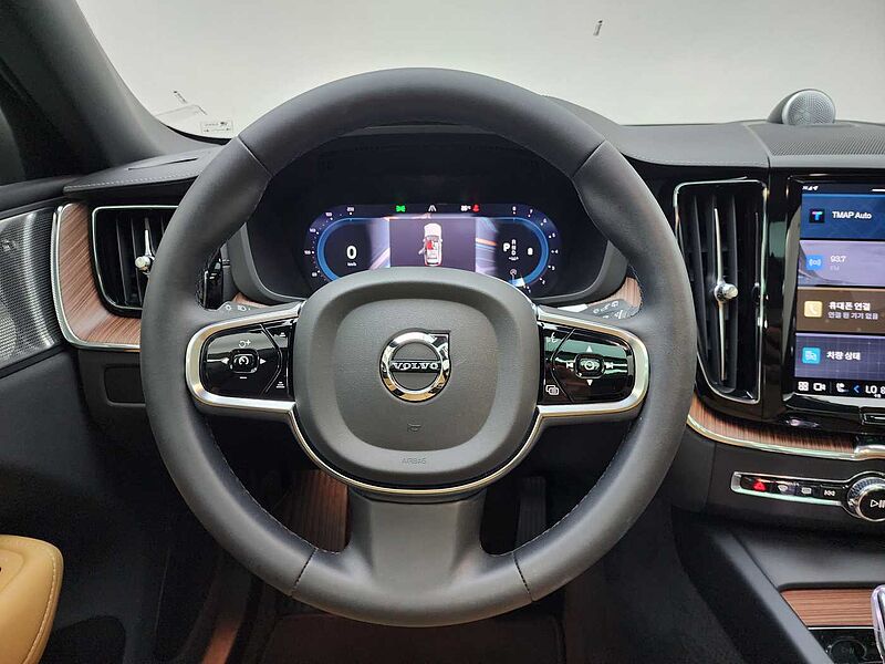 Volvo  B5 울트라 브라이트 하이브리드