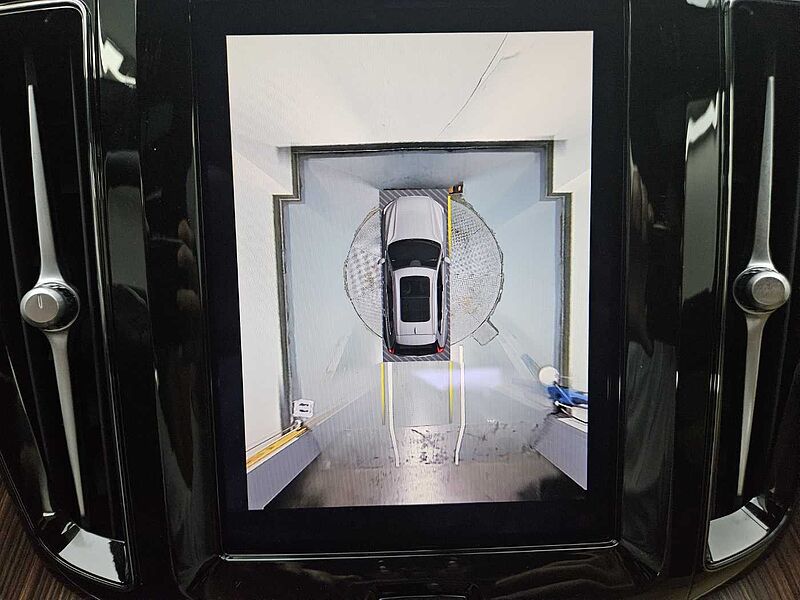 Volvo  B5 울트라 브라이트 하이브리드