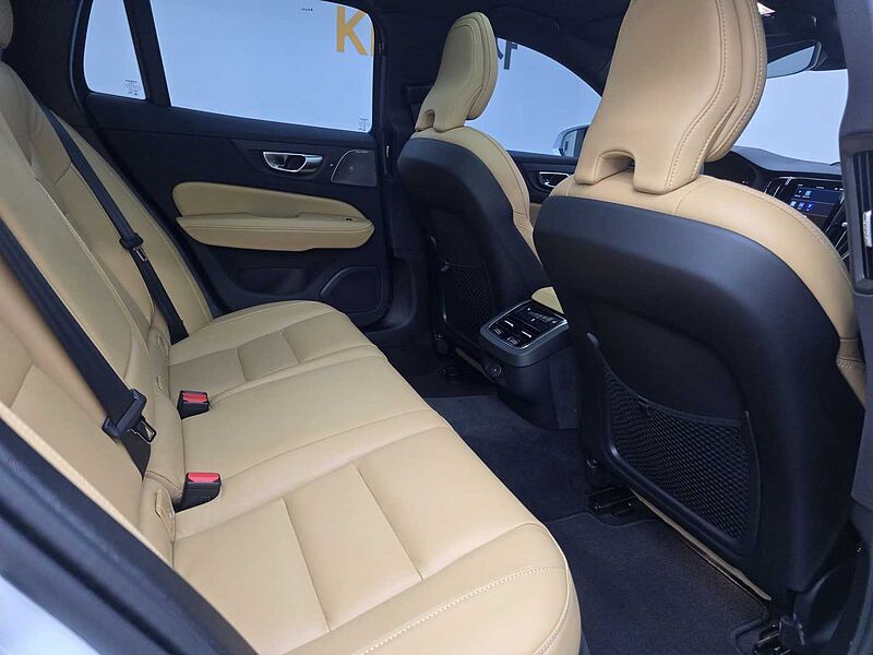 Volvo  B5 AWD Ultra Bright