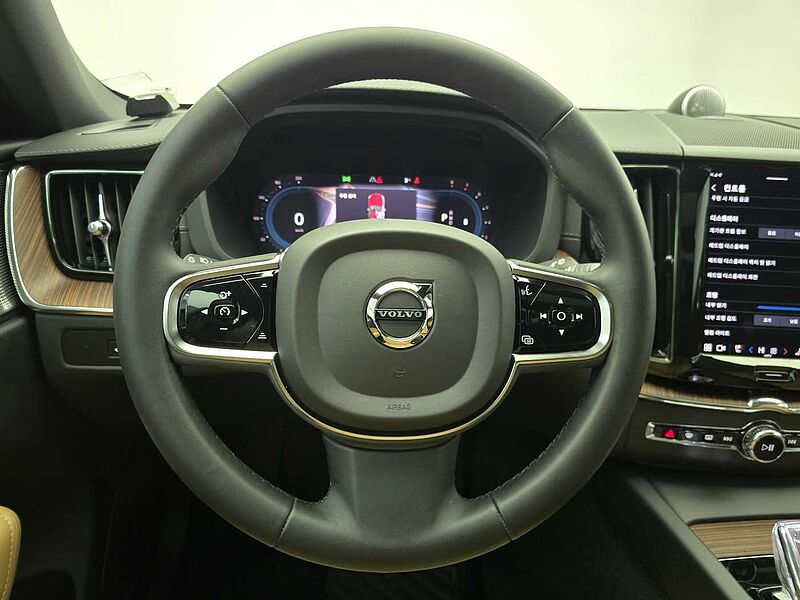 Volvo  Ultimate, B5 AWD mild hybrid, 가솔린, Bright
