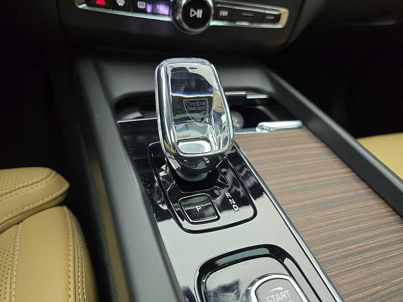 Volvo  Ultimate, B6 AWD mild hybrid, 가솔린, Bright