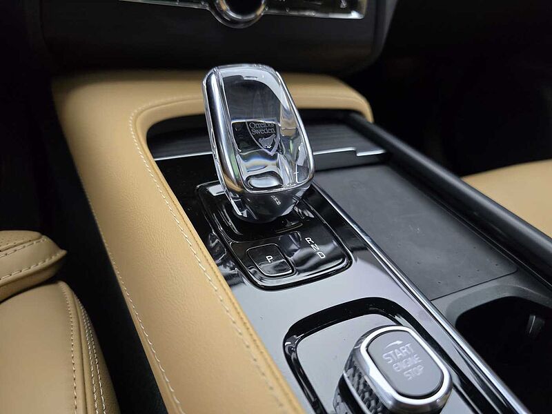 Volvo  Recharge Inscription, T8 AWD plug-in hybrid, 7 Seats