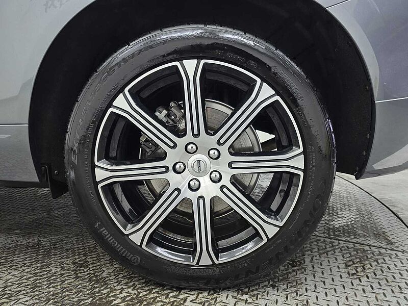 Volvo  D5 AWD 인스크립션