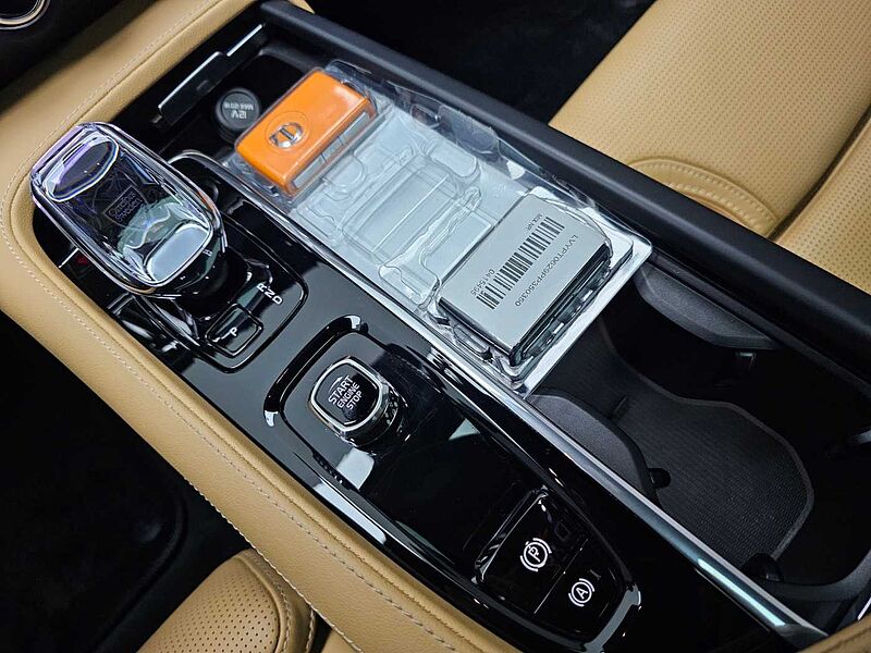 Volvo  Ultimate, B6 AWD mild hybrid, 가솔린, Bright