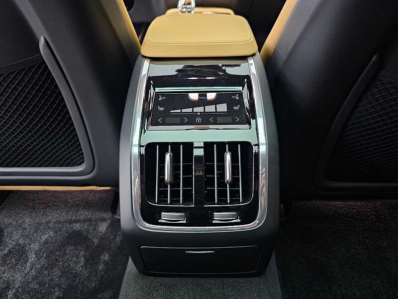 Volvo  Ultimate, B6 AWD mild hybrid, 가솔린, Bright
