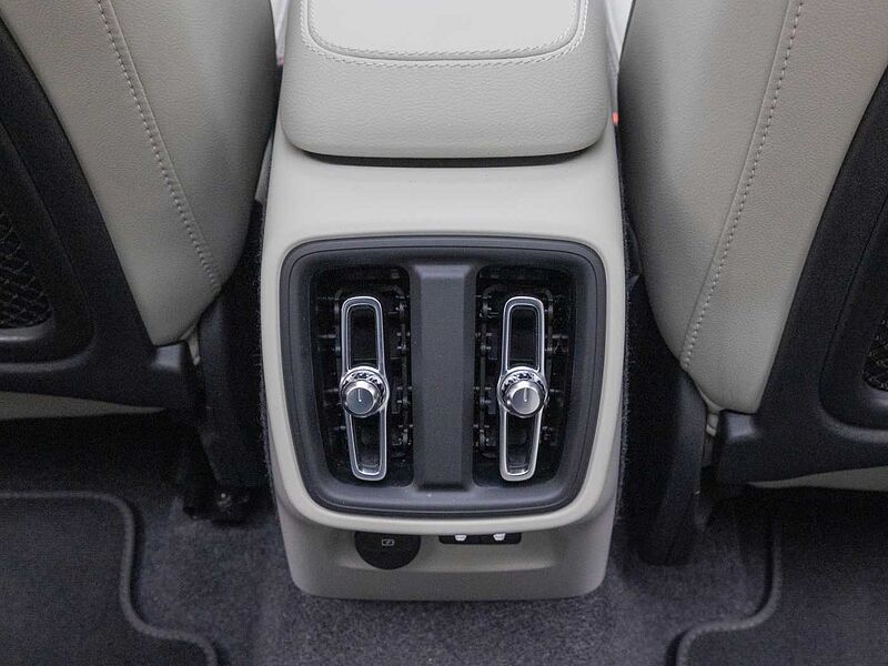 Volvo  Ultra, B4 AWD 마일드 하이브리드, 가솔린, 브라이트