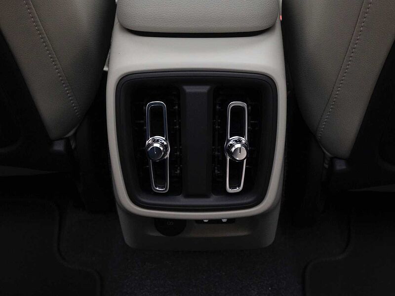 Volvo  Ultra, B4 AWD 마일드 하이브리드, 가솔린, 브라이트