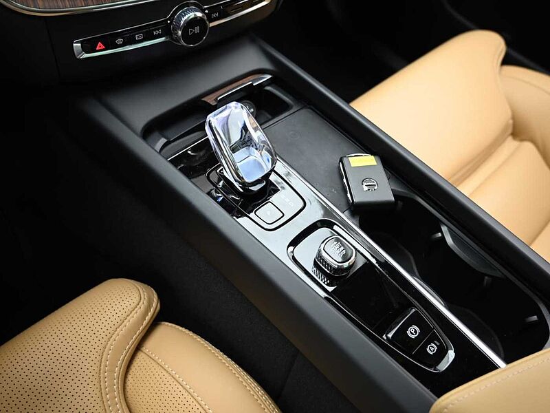 Volvo  Ultimate, B6 AWD 마일드 하이브리드, 가솔린, 브라이트