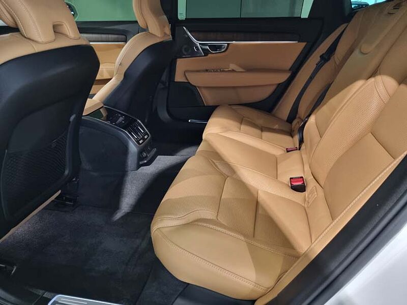 Volvo  Ultimate, B5  브라이트
