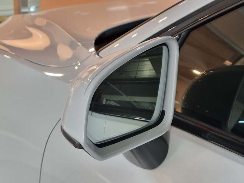 Volvo  Ultra, B5 AWD