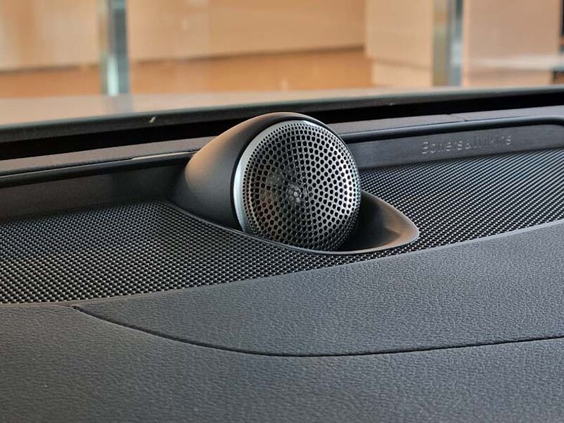 Volvo  Ultra, B5 AWD