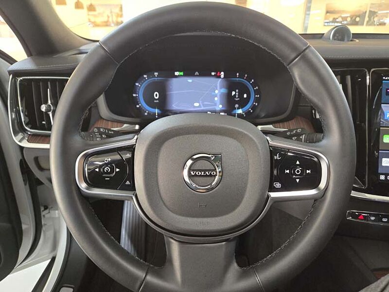 Volvo  Ultra, B5 AWD