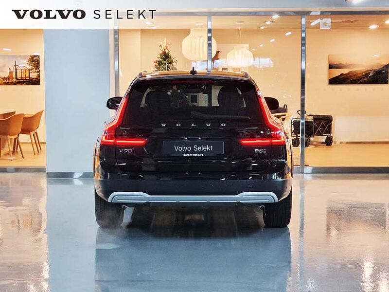 Volvo  Ultimate, B5 AWD