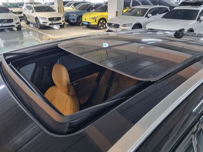 Volvo  Ultimate, B5 AWD