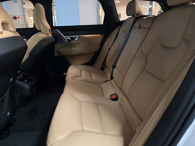 Volvo  Ultimate, B5 AWD 가솔린