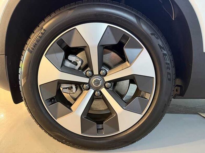 Volvo  Ultra, B4 AWD 브라이트