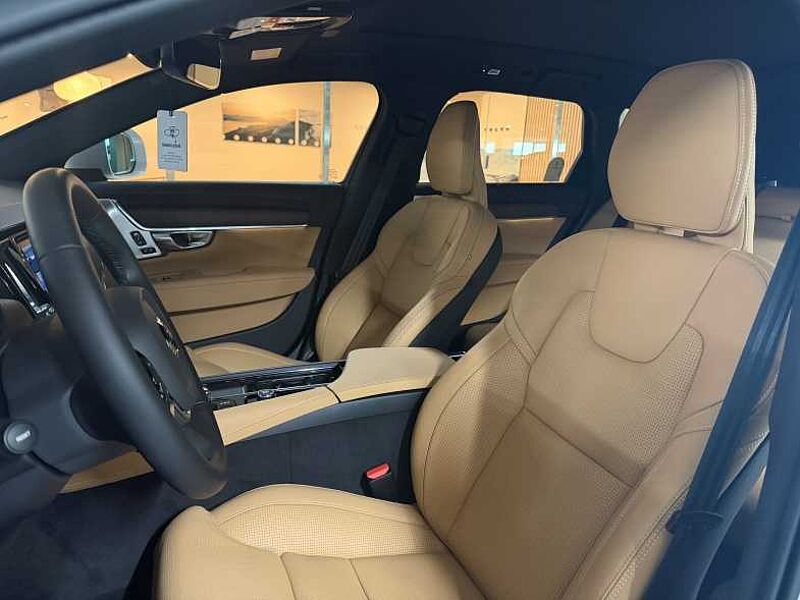 Volvo  Ultra, B5 AWD 브라이트