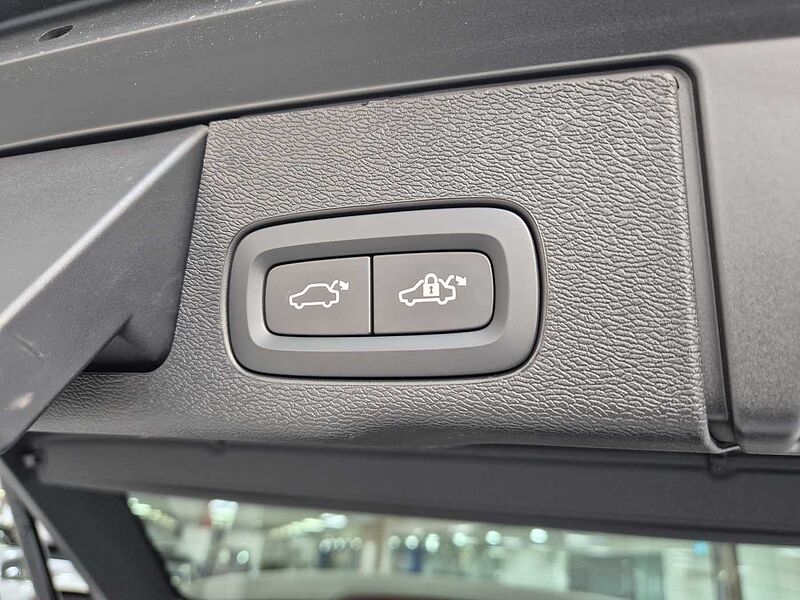 Volvo  Ultra, T8 AWD 플러그-인 하이브리드, 전기/가솔린, 브라이트